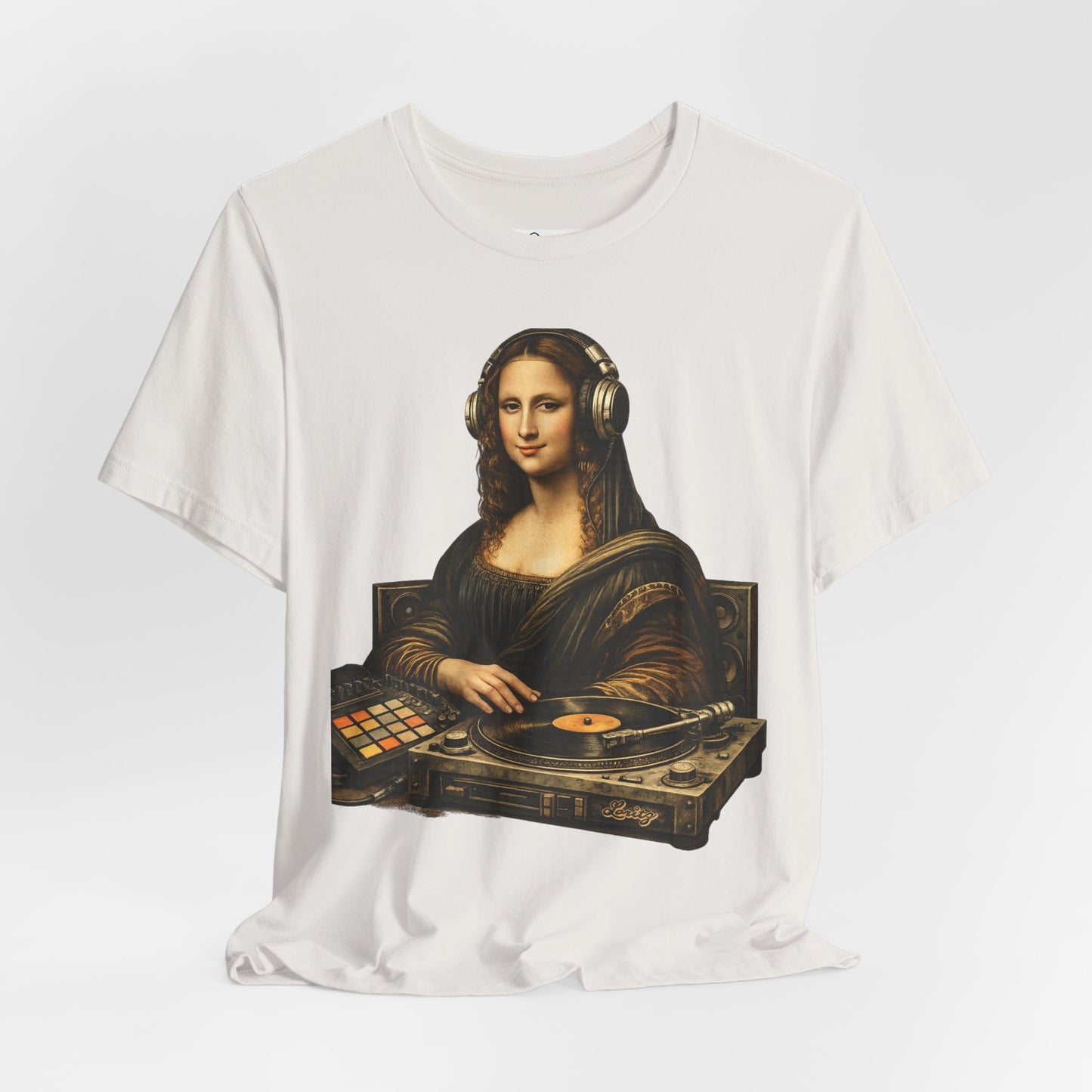 DJ Mona Lisa T‑Shirt — Vintage Art Turntable Graphic Tee