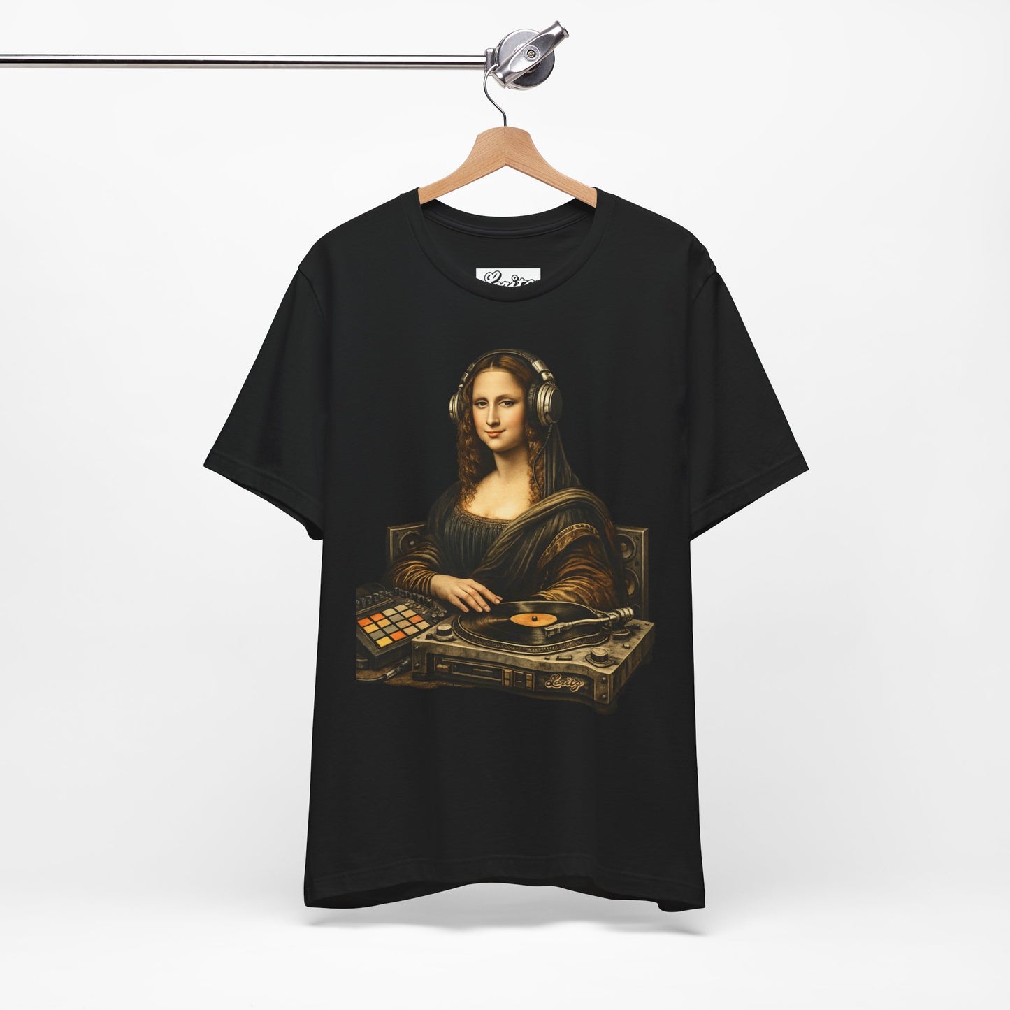 DJ Mona Lisa T‑Shirt — Vintage Art Turntable Graphic Tee
